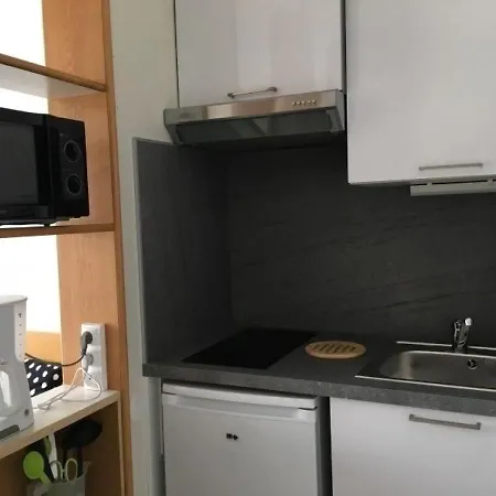 Front De Avec Piscine Et Balcon A - Fr-1-3-412