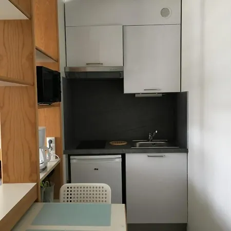 Front De Avec Piscine Et Balcon A - Fr-1-3-412 *