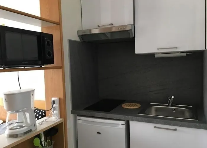 Front De Avec Piscine Et Balcon A - Fr-1-3-412